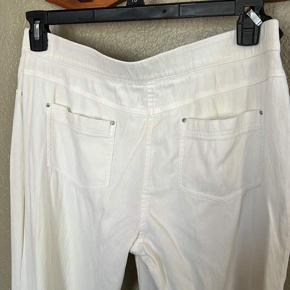 89th & Madison M White Pull-On Stretch Jeans - Picture 4 of 8